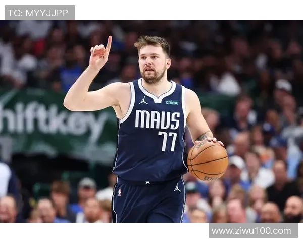 东契奇狂砍73分刷新现役得分纪录独行侠终结太阳连胜势头