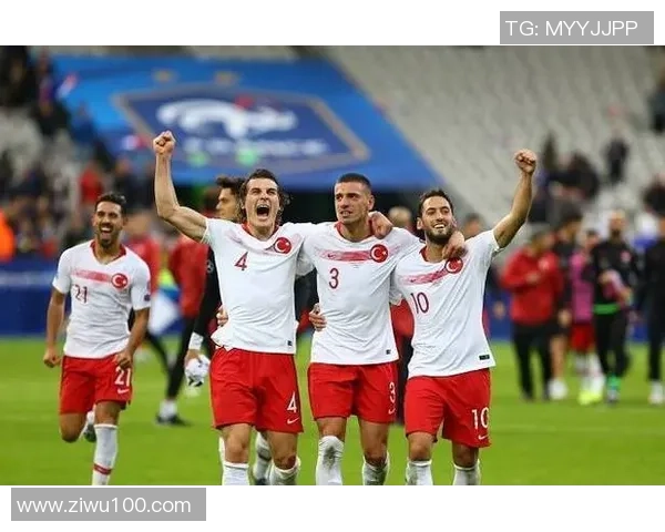 中国足球迎战土耳其球队期待突破重围展现实力与风采