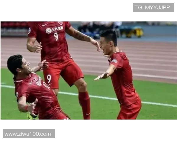 提华纳与华拉古斯的激烈对决揭示了足球战术与团队合作的重要性